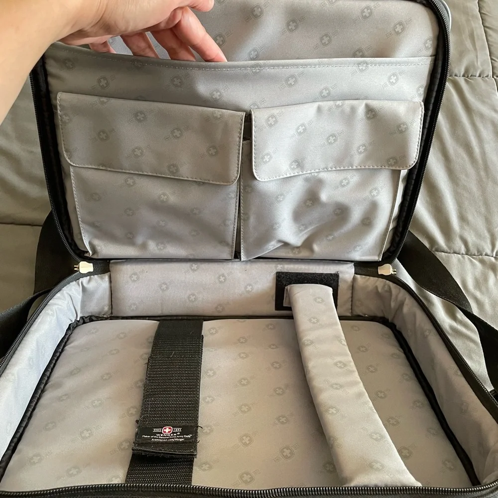 SwissGear Laptop Briefcase Bag Black 16”x12” Fits 15.6” Laptop Shoulder Strap
